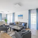 Holiday home Dom Marina Mosty, Sauna Hot Tub Near Rewa Gdansk *